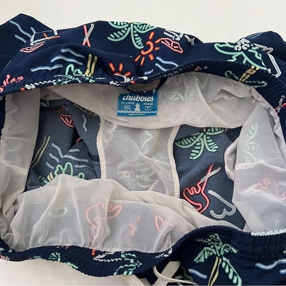 chubbies 7” Inseam swim trunks Men Size XXL Blue Tropical Flamingos Palm trees - Picture 5 of 5